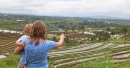 Touristin in Indonesien